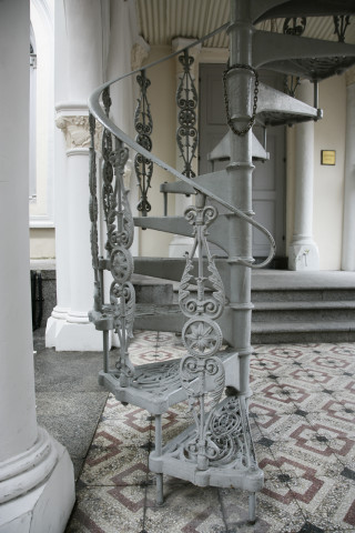 металлическая винтовая лестница
